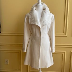 Midnight Velvet off-white Embroidered coat LG